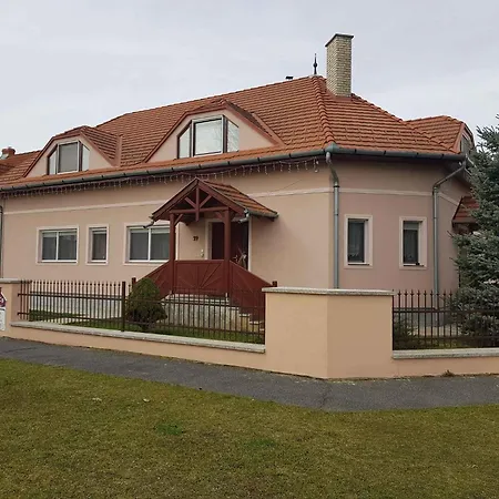 Апартаменты In - Nordtransdanubien 20390 *