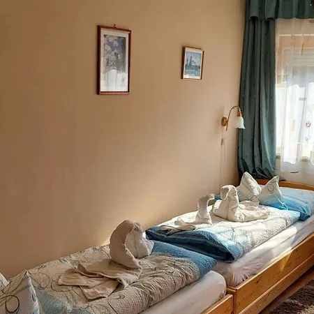 In - Nordtransdanubien 20390 Appartamento