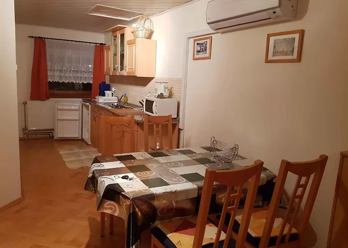 In - Nordtransdanubien 20390 Бюк